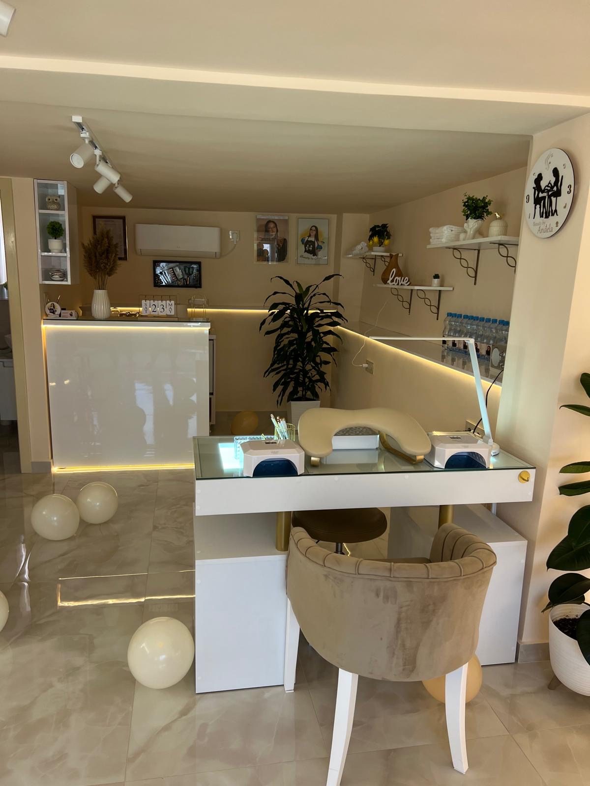 Radni prostor za manikir u salonu Beauty Zone by Andjela